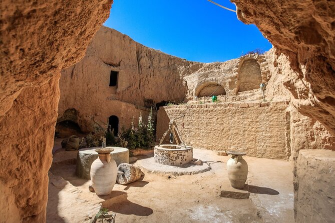2-Day Tunisian Sahara Tour with Food & Stay from Sousse - Kairouan: a final glimpse rather than a full visit