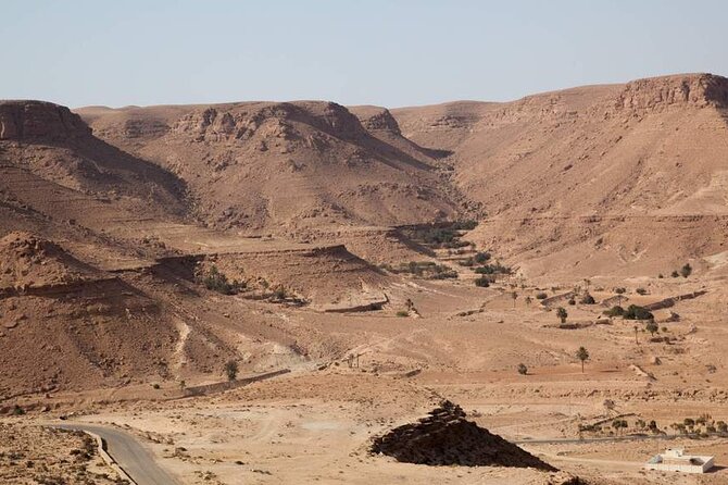 2Days 4x4 safari from Sousse/Hammamet/Tunis, night 100km deep in Sahara desert - Ksar Ghilane puts you properly in the Sahara