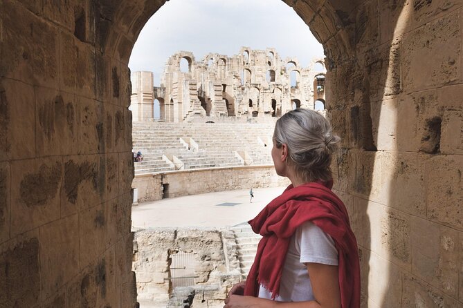 El Jem and Monastir Full-Day Tour with Lunch from Tunis or Hammamet - El Jem Museum and the mosaics