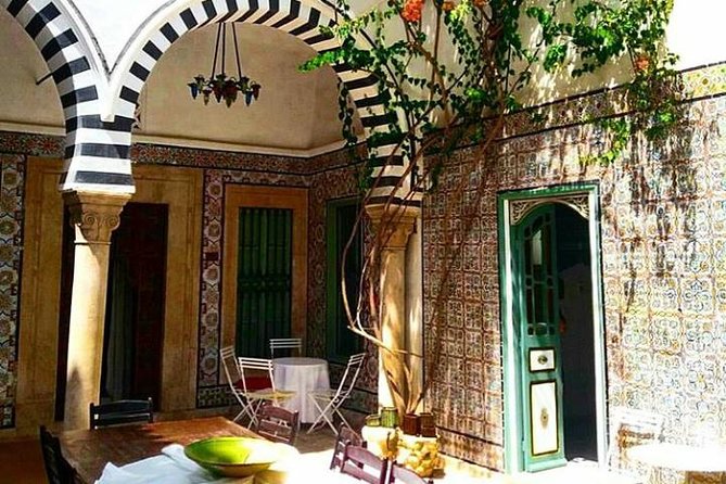 Guided tour in the UNESCO world heritage Medina of Tunis - Starting at La Kasba and reaching the heart of Tunis