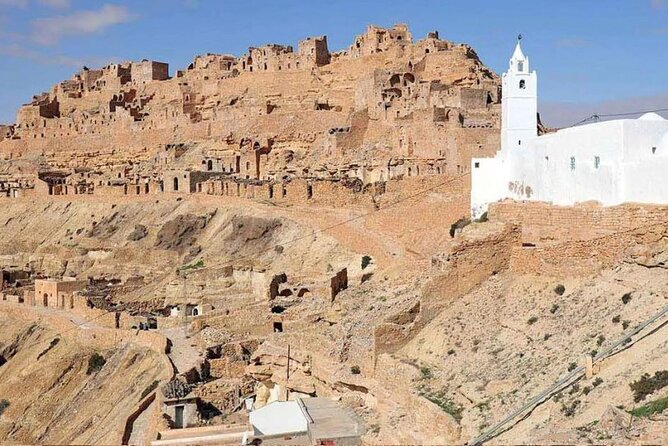 Ksar Ghilaine and Chneni Tataouine 1 day tour in Tunisia - Lunch at camp and the practical middle of the day