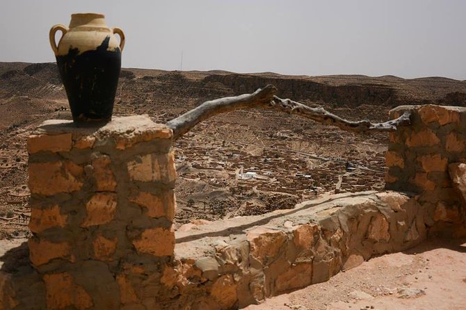 Ksar Ghilane 1 day: The hot spring and the homestay - Toujane: a ten-minute photograph stop