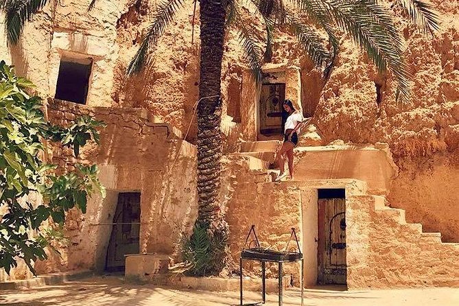 Legends Berbers & Adventure Star Wars The Secret of the Wren - Lunch in a Berber family’s troglodyte home