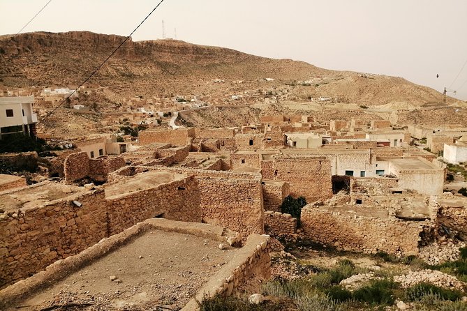 One night under the tent: Tataouine - Chenini - Ksar Ghilane - Matmata - Ksar Ghilane, the oasis, and the natural hot spring