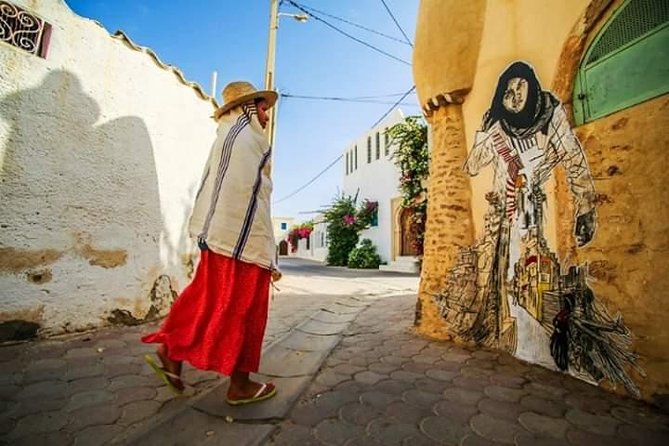 Tour of the island of Djerba the island of Lotophages - Guellala pottery and the Roman road